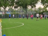 Laatste training S.K.N.W.K. JO9-1 van seizoen 2022-2023 (partijtje tegen de ouders) (115/178)